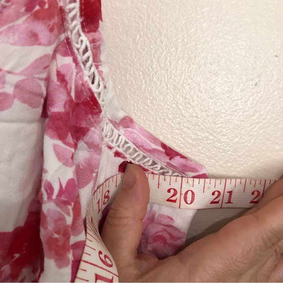 Torrid Floral Summer Pink Floral edge crochet back smocked top size 2. - Picture 13 of 14